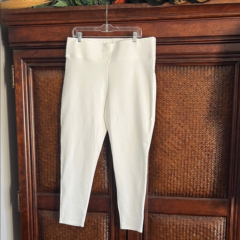 Vince Camuto Off-White Skinny Ankle Pants